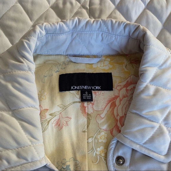 Jones NEW YORK Light Grey Quilted Jacket - Picture 6 of 10